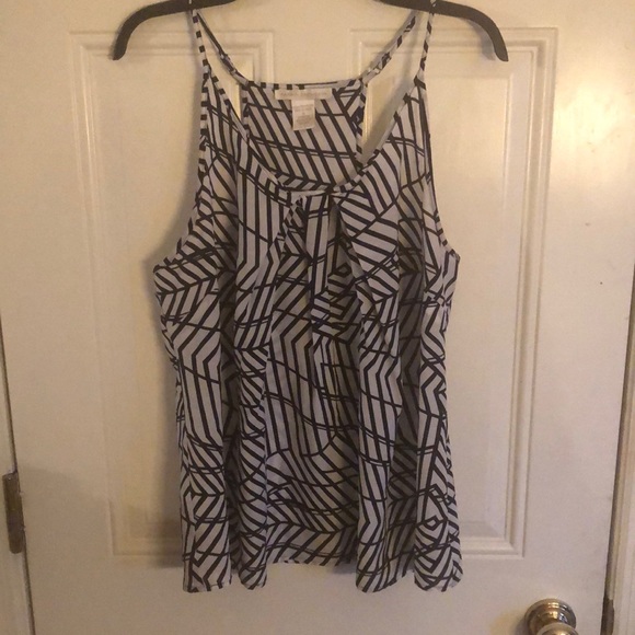 Sarah Spencer Size Small tank top black and white geometric 100% polyester - Picture 3 of 6